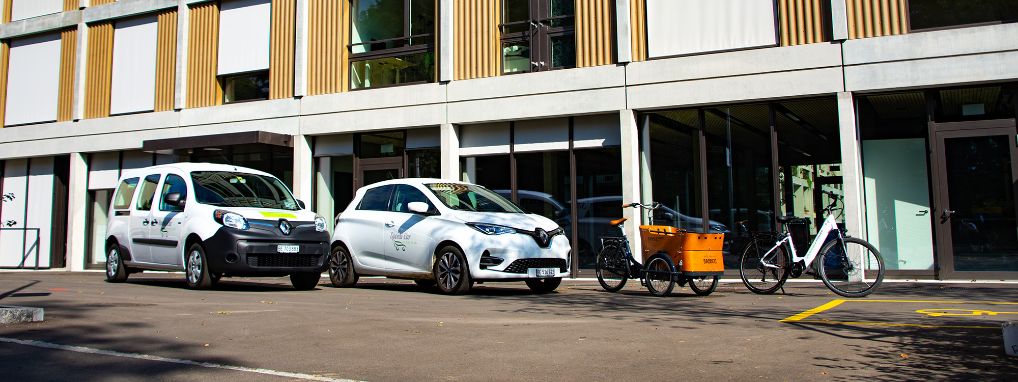 Mehrfamilienhaus mit Fahrradstation und E-Car